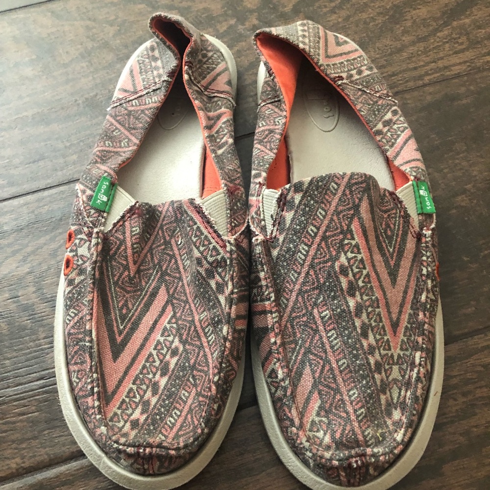Sanuk Women’s size 8. Like new